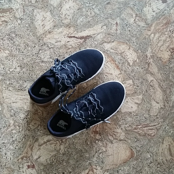 Sorel Out and About waterproof sneaker shoe. - Picture 5 of 12